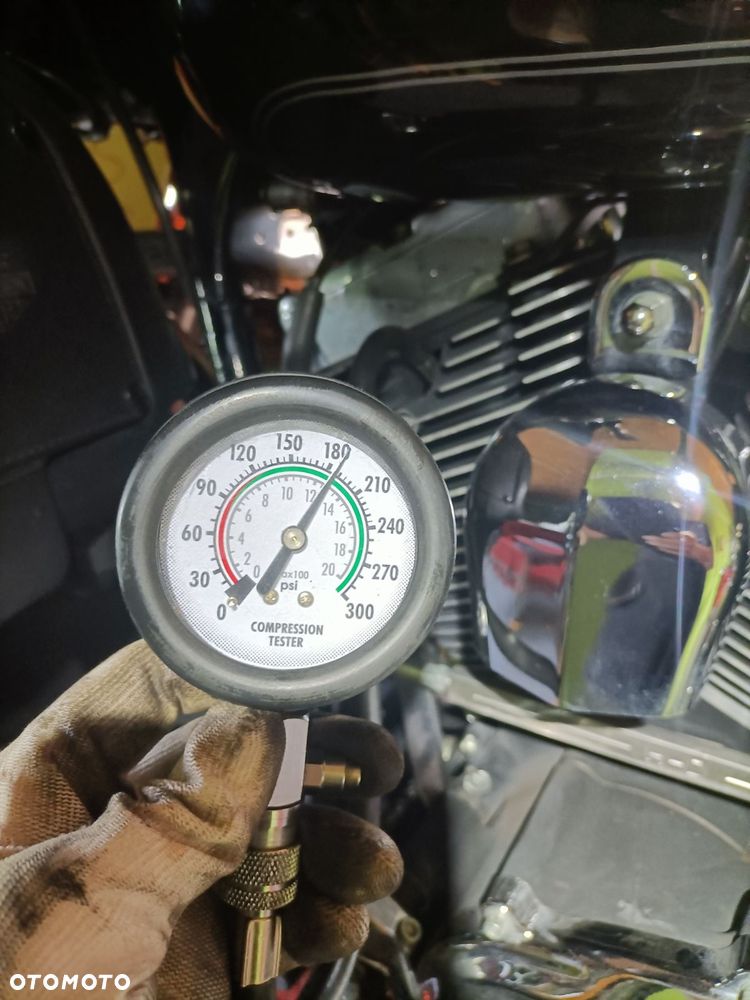 Harley-Davidson FLH Electra Glide - 8