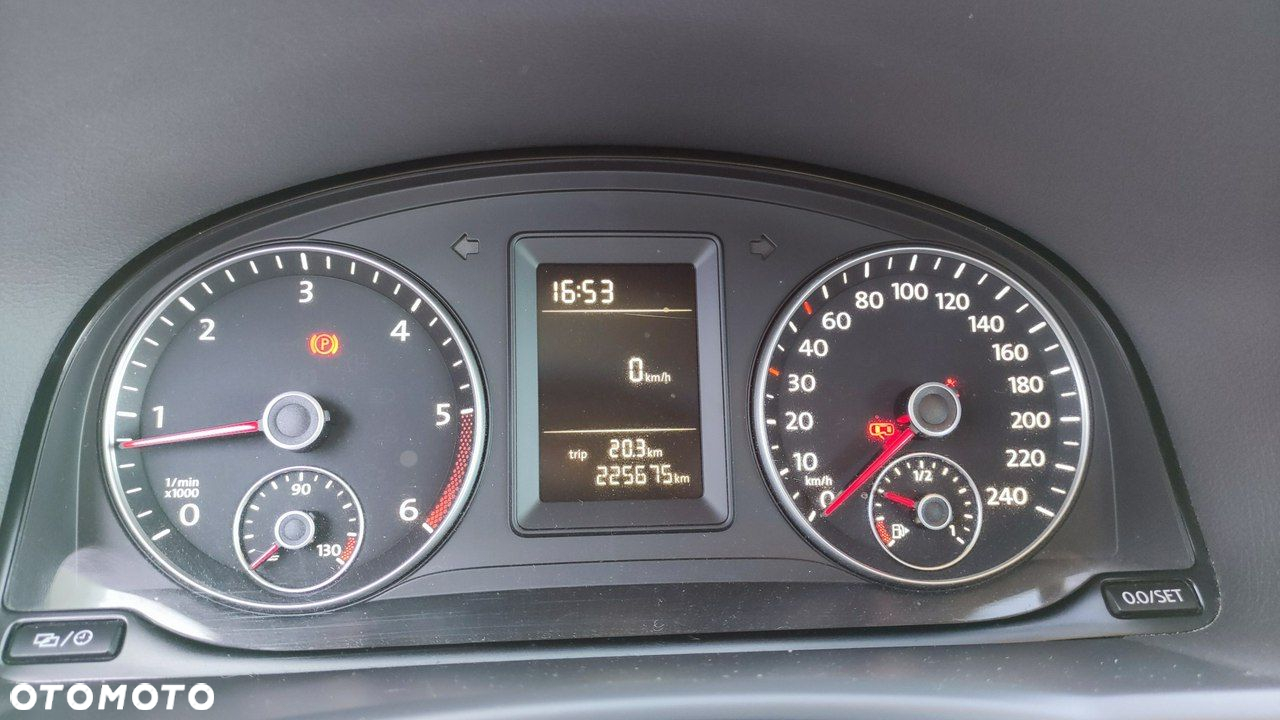 Volkswagen Touran - 24