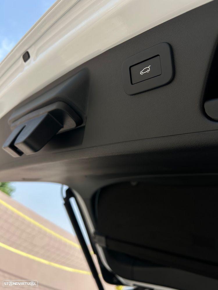 Jaguar E-Pace 1.5 P300e R-Dynamic S AWD Aut. - 32