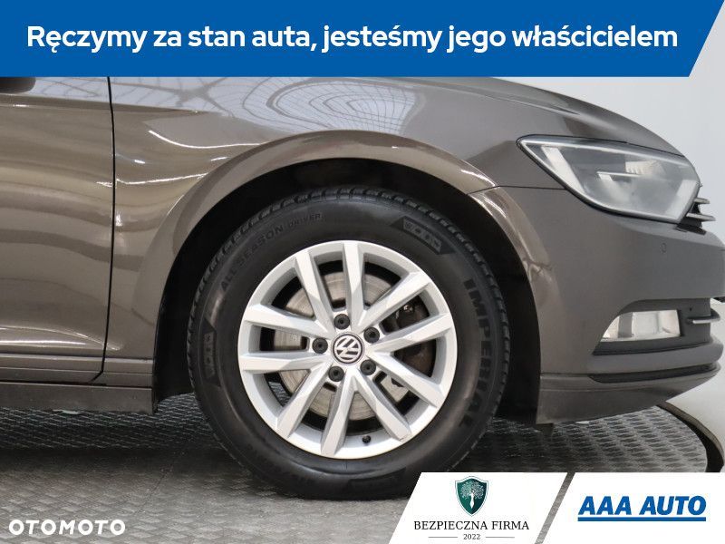 Volkswagen Passat - 17