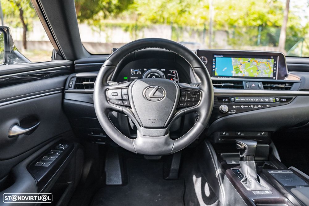 Lexus ES 300h Special Edition - 20