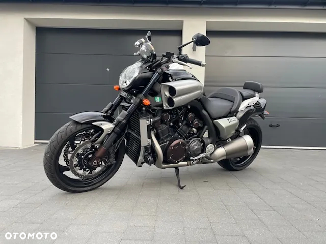 Yamaha V-MAX - 9