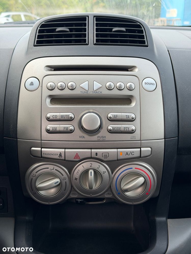 Daihatsu Sirion 1.5 - 16