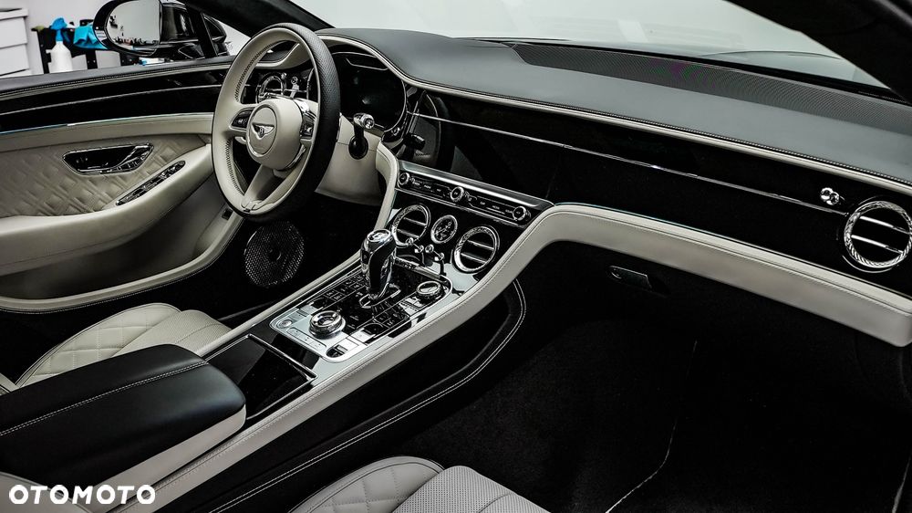 Bentley Continental GT - 10
