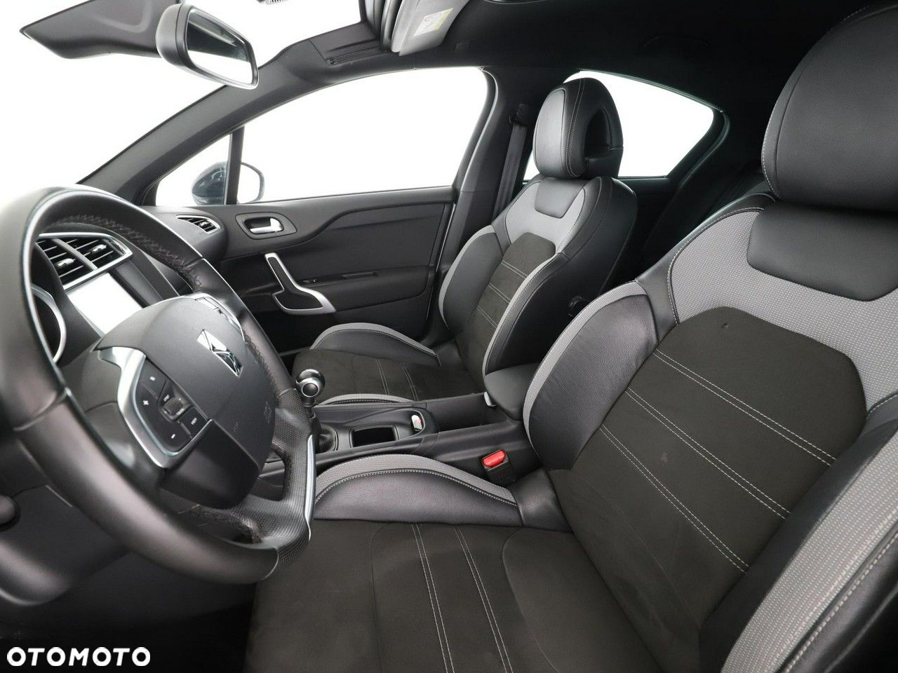 DS Automobiles DS 4 Crossback - 13