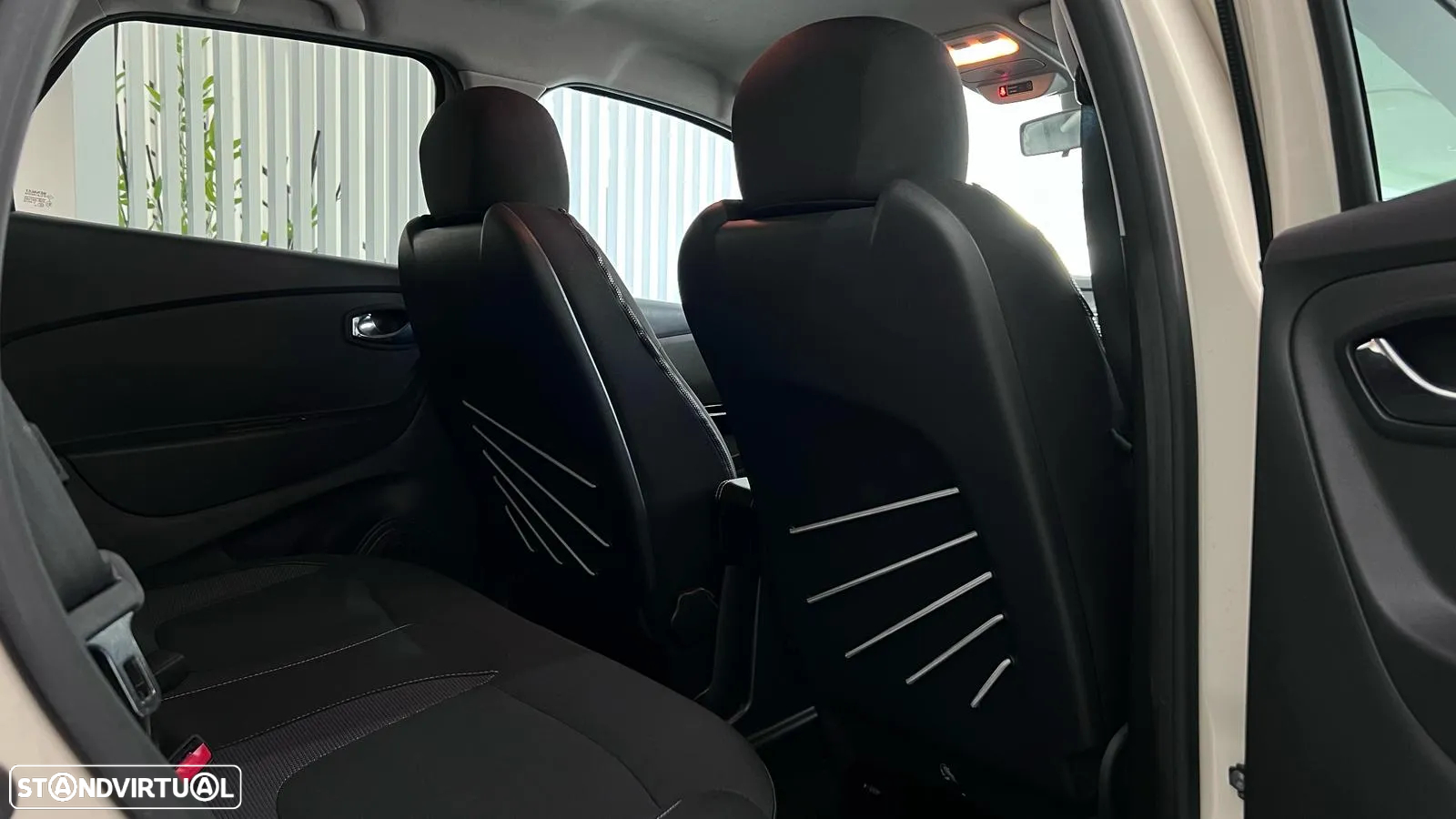 Renault Captur 1.2 TCe Exclusive - 26