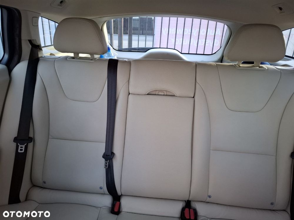 Volvo V60 D4 Drive-E Momentum - 12