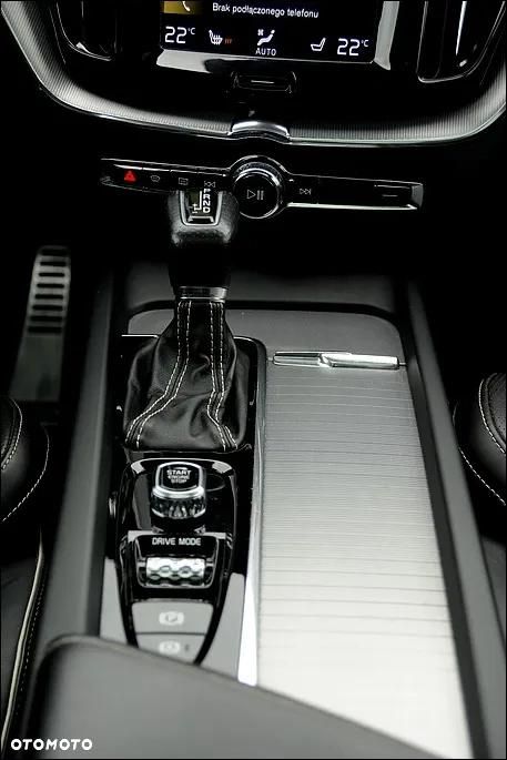 Volvo XC 60 D4 SCR AWD R-Design - 12