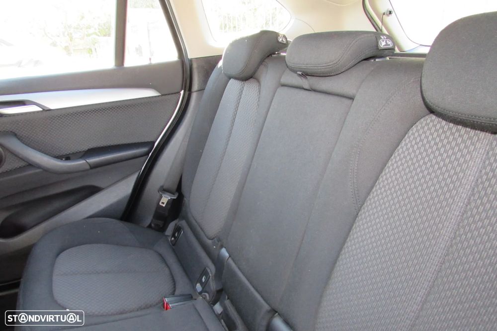 BMW X1 16 d sDrive Advantage - 11