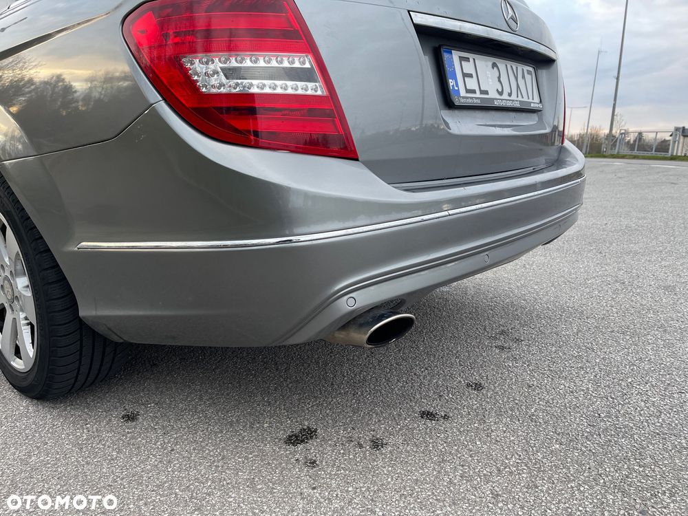 Mercedes-Benz Klasa C 220 CDI DPF (BlueEFFICIENCY) 7G-TRONIC Avantgarde - 6