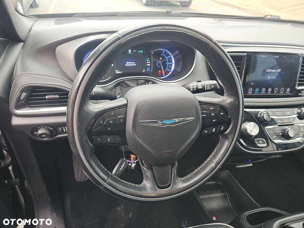 Chrysler Pacifica - 8
