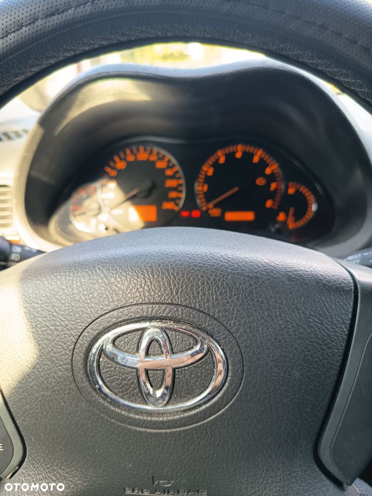 Toyota Avensis 2006 photo 5