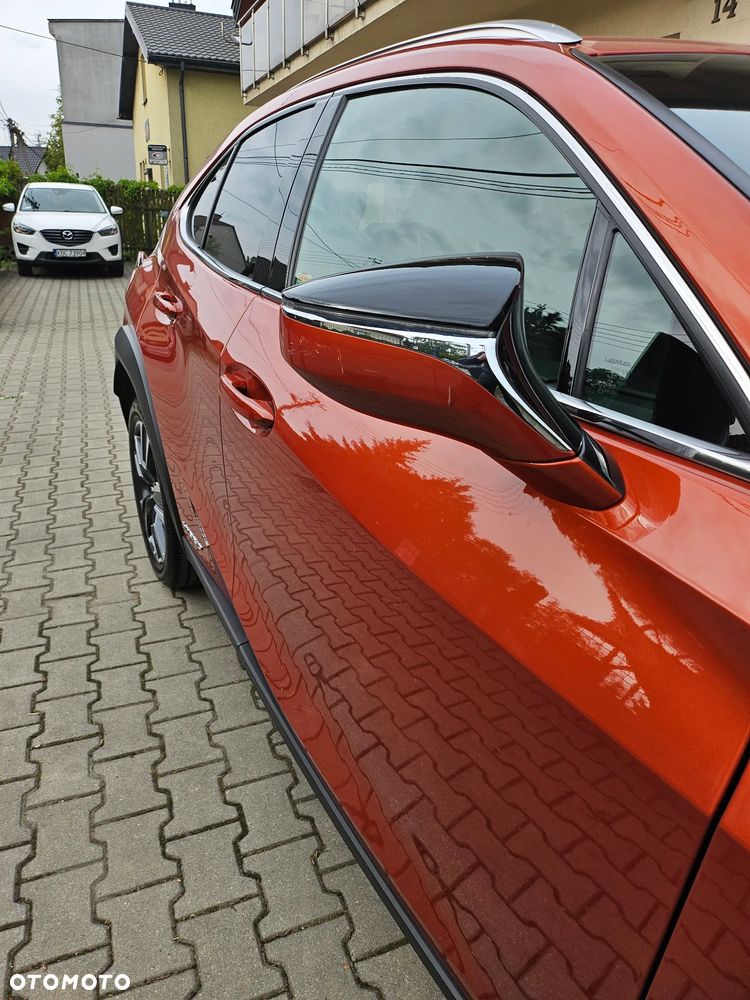 Lexus UX 250h Elegance 2WD - 11
