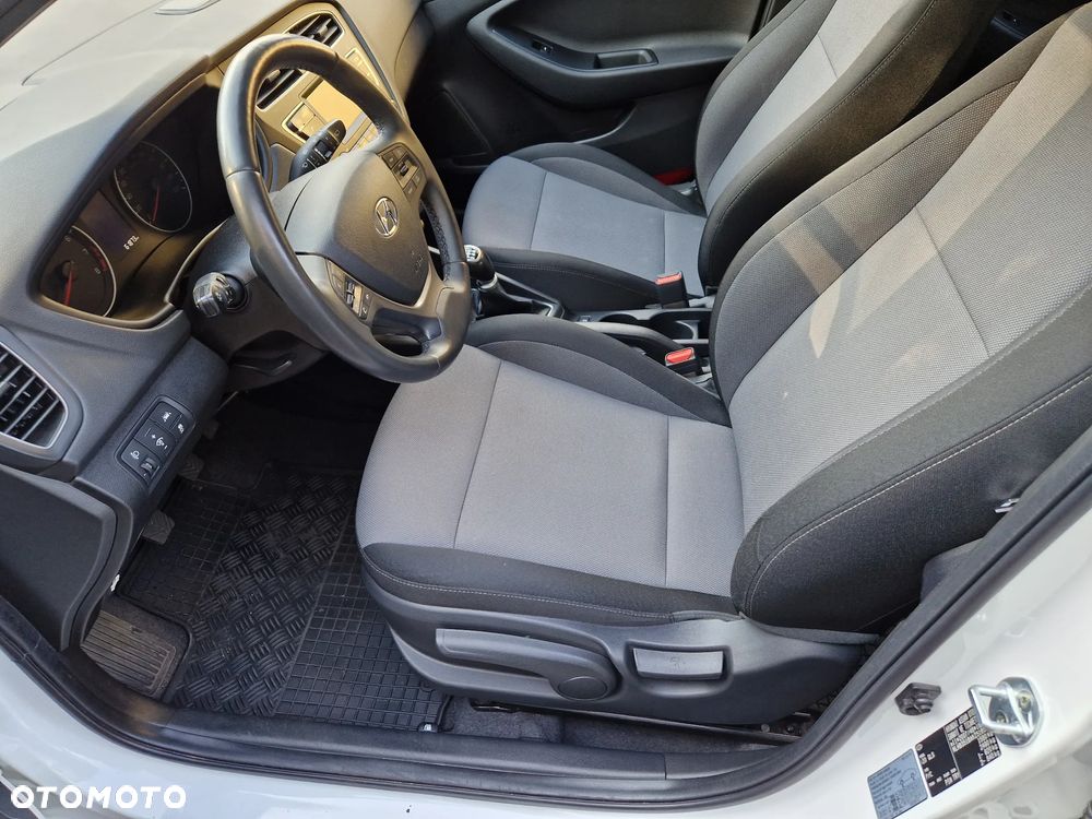 Hyundai i20 1.2 Comfort - 13