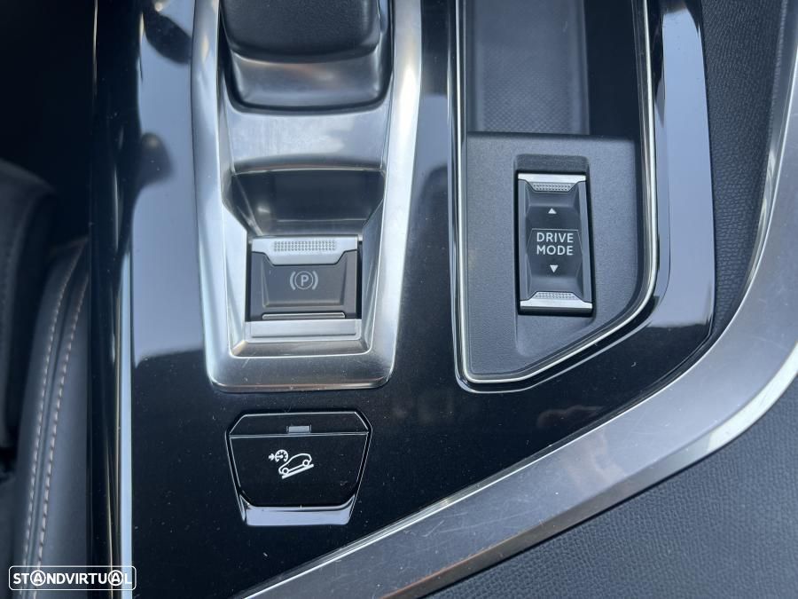 Peugeot 3008 1.6 Hybrid4 GT Pack e-EAT8 - 57