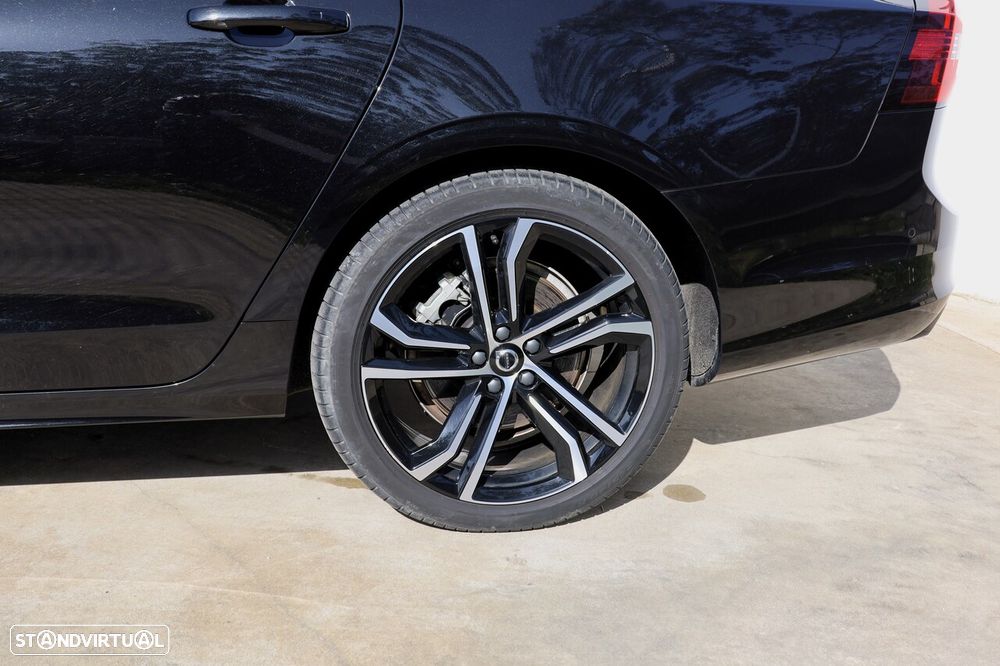 Volvo V90 2.0 T6 PHEV Plus Dark AWD - 7