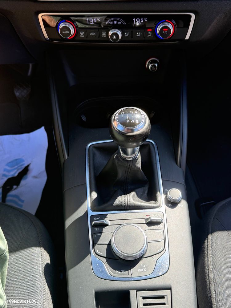 Audi A3 Sportback 1.6 TDI Attraction Ultra - 9