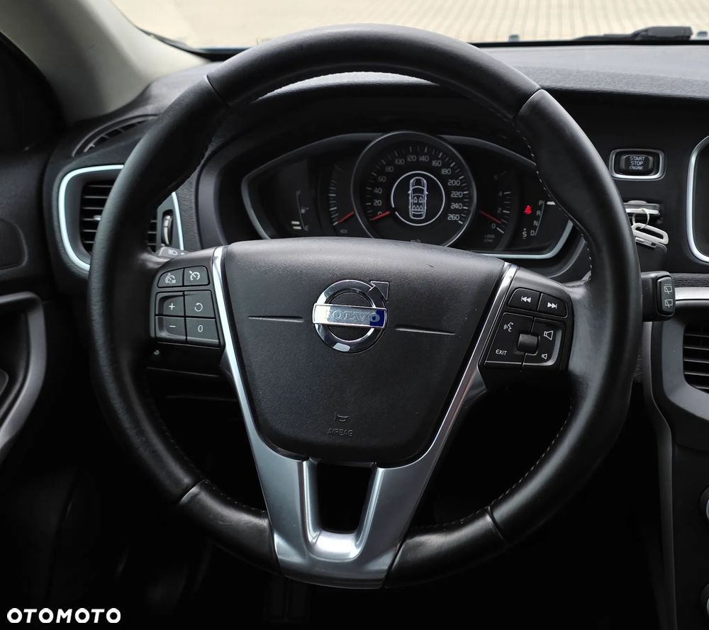 Volvo V40 D3 Momentum - 22