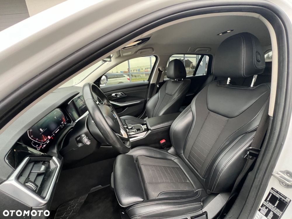 BMW Seria 3 320d Sport Line Shadow - 8