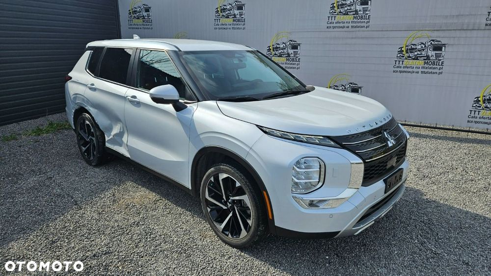 Mitsubishi Outlander - 11