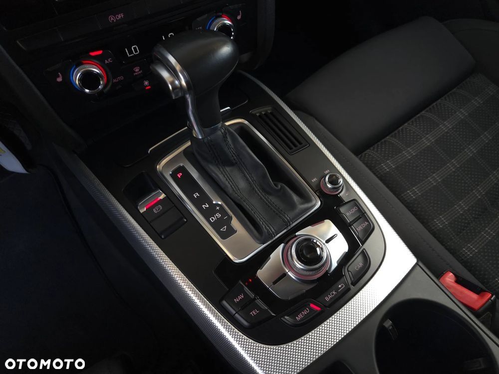 Audi A4 Avant 2.0 TDI DPF quattro S tronic S line Sportpaket - 29