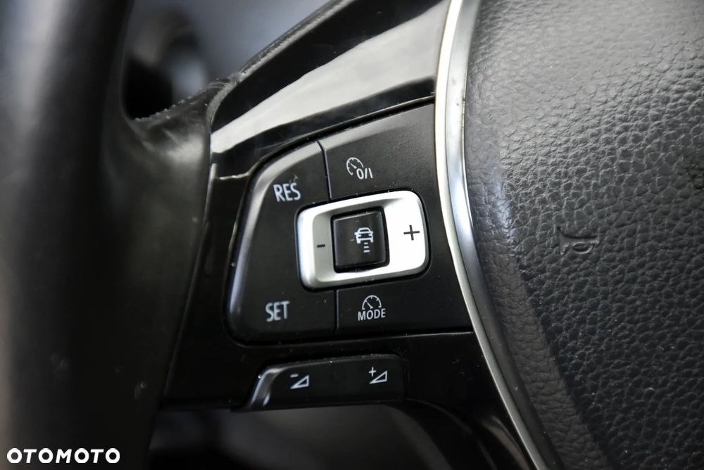 Volkswagen Golf 1.6 TDI BlueMotion Technology DSG Comfortline - 21