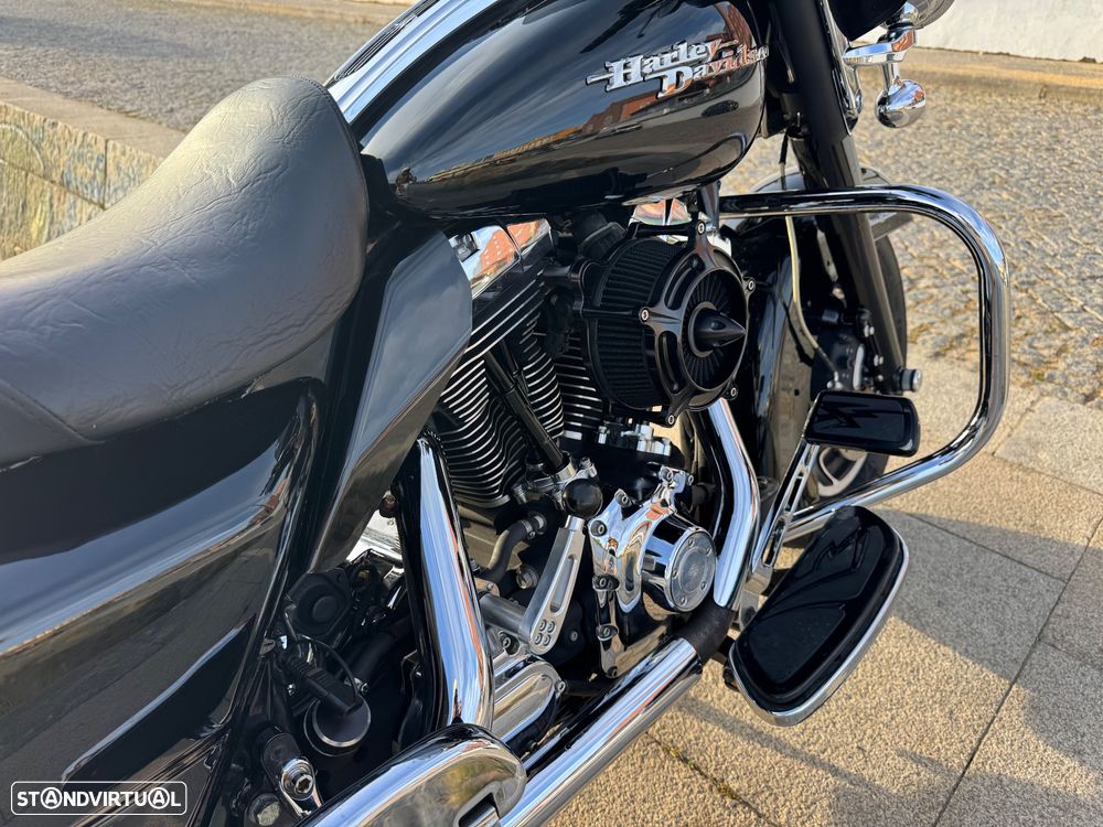 Harley-Davidson Street Street Glide - 13
