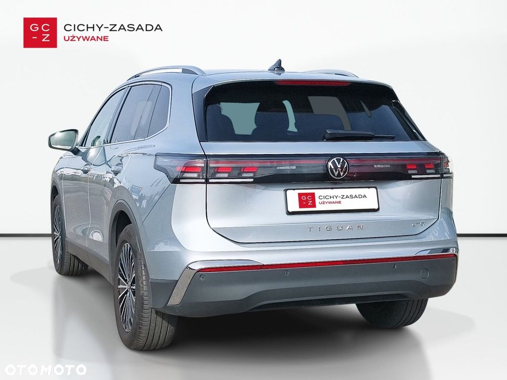 Volkswagen Tiguan - 4