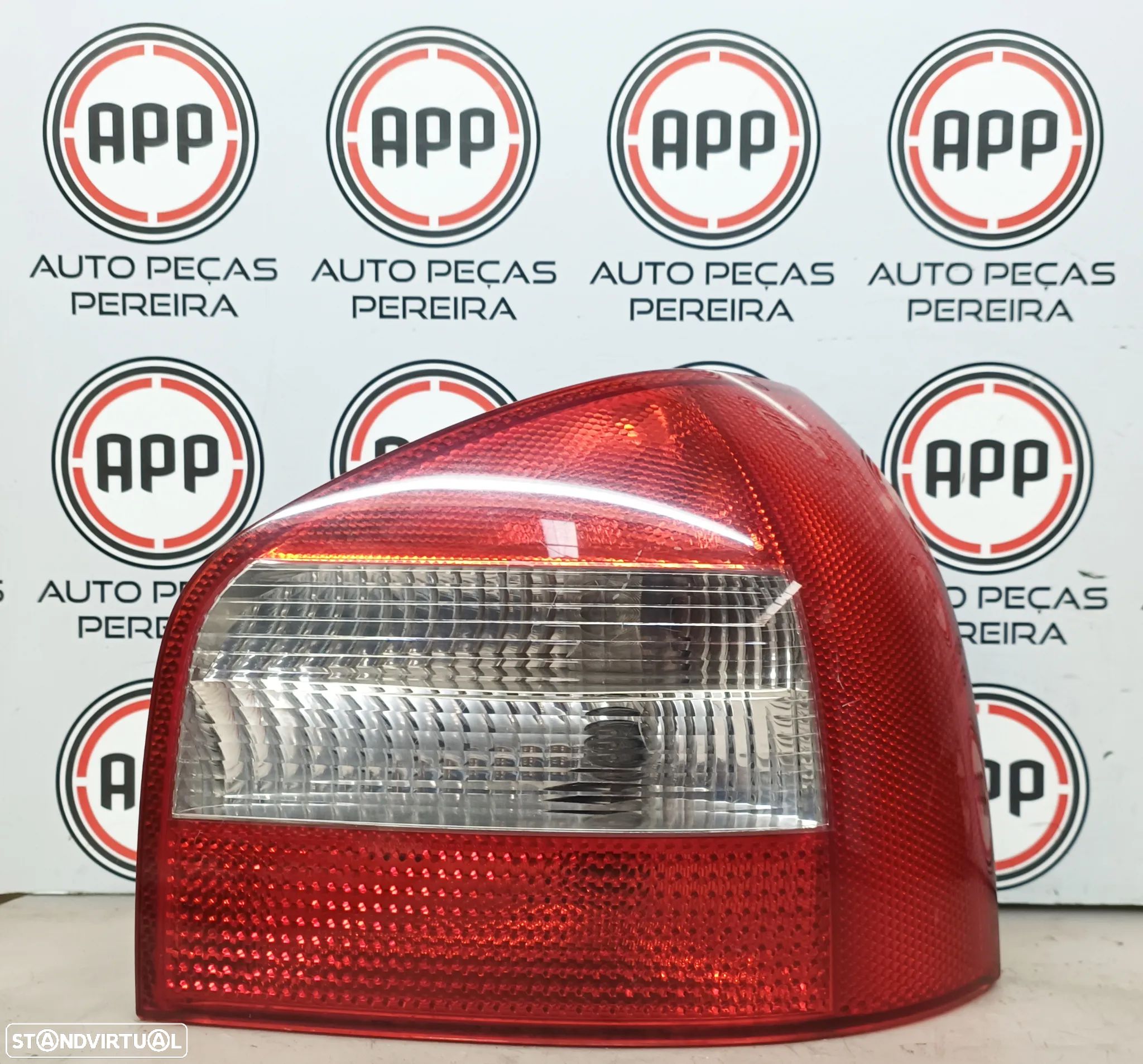 Farolim traseiro Audi A3 8L de 2002 direito , usado original completo. - 1