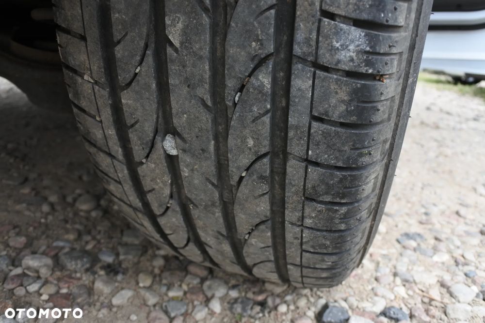Ford Kuga 2.0 TDCi 2x4 Titanium - 25