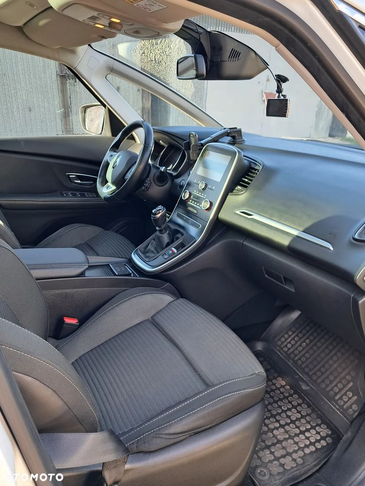 Renault Scenic - 8