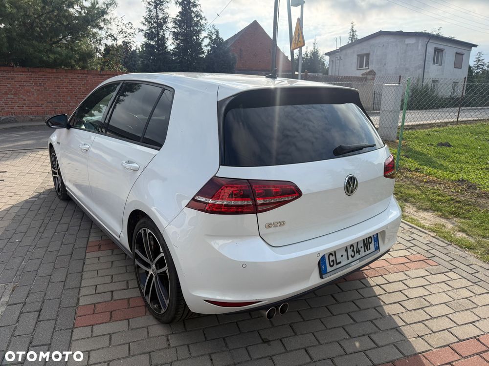 Volkswagen Golf - 3