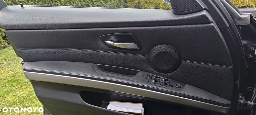BMW Seria 3 330i - 20