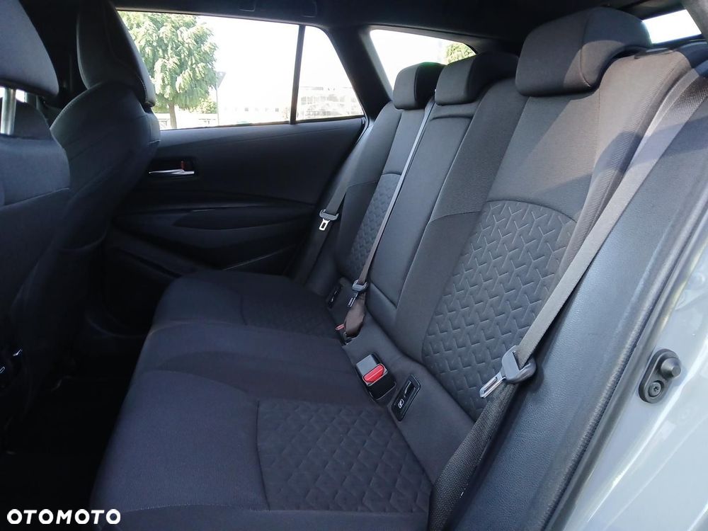 Toyota Corolla 1.8 Hybrid Comfort - 17