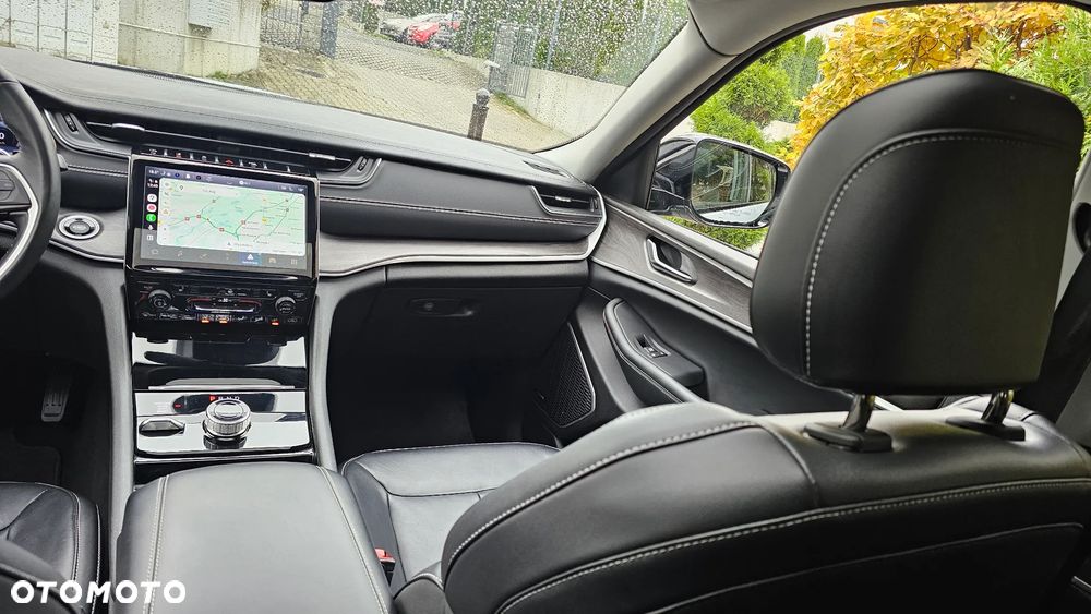 Jeep Grand Cherokee - 21