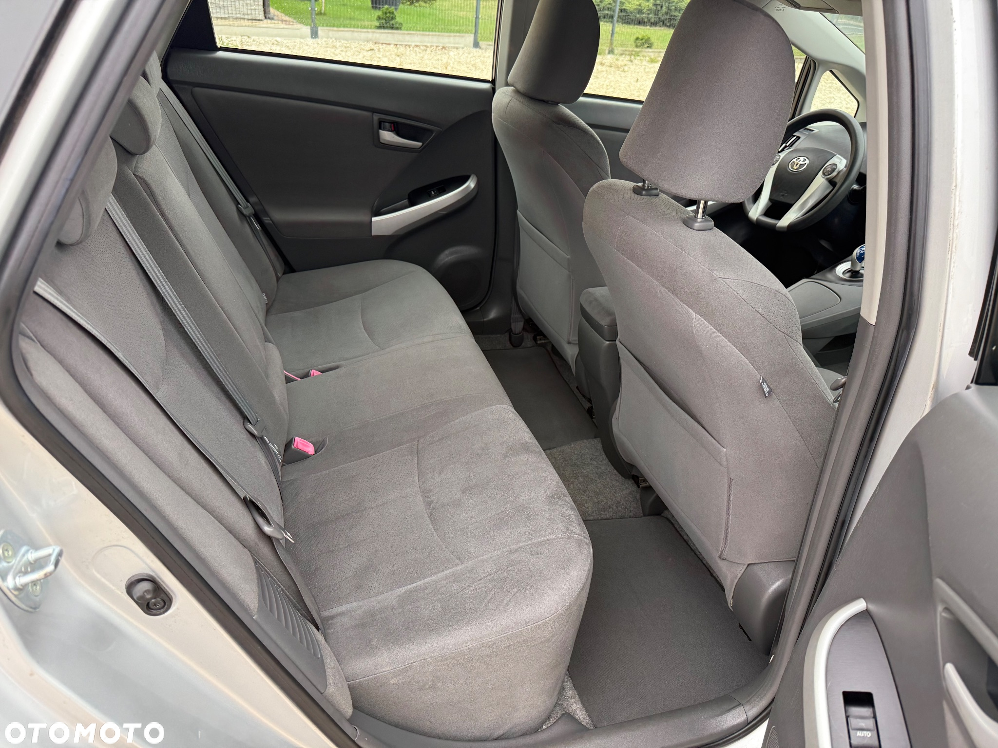 Toyota Prius 1.8 HSD Sol - 9