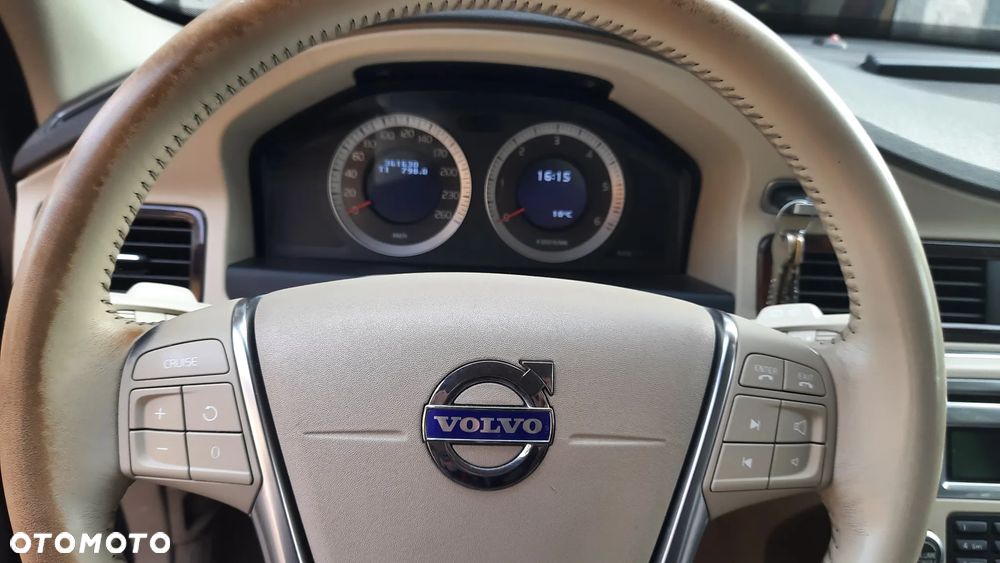 Volvo XC 70 - 9