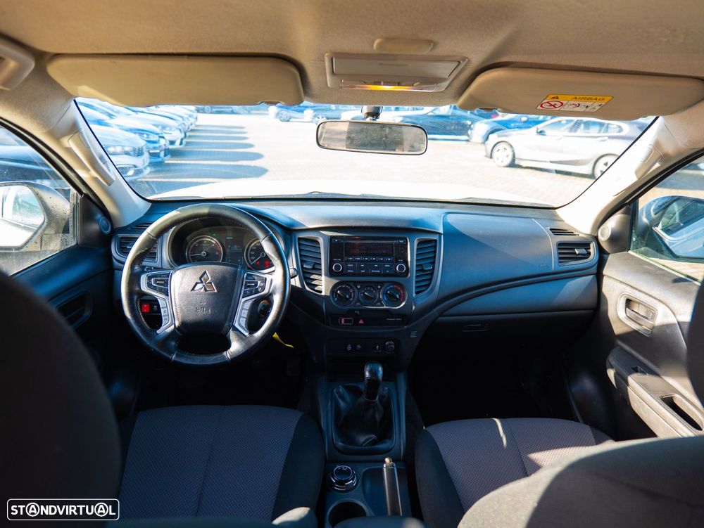 Mitsubishi L200 2.3 DI-D CD Invite 4WD - 23