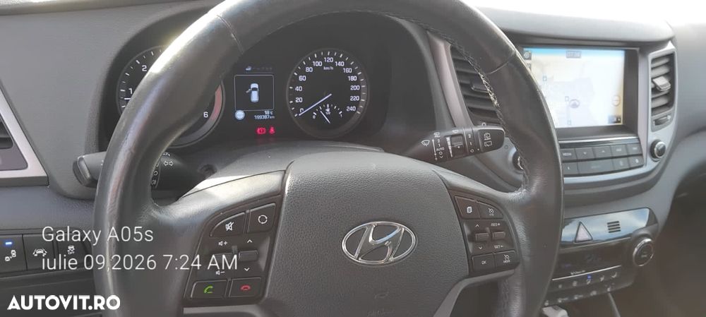 Hyundai Tucson - 2