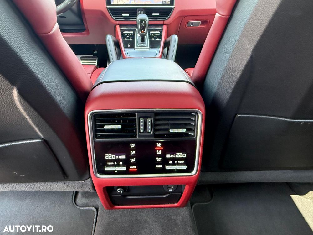 Porsche Cayenne S - 17