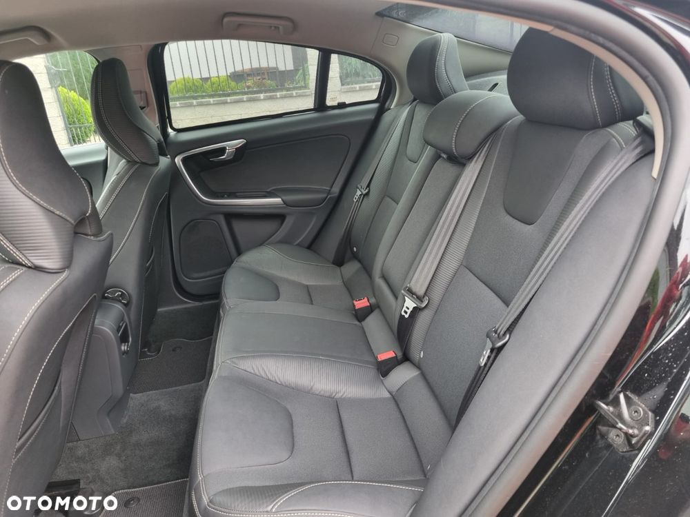 Volvo S60 - 25