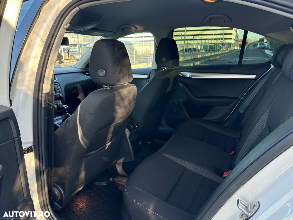 Skoda Octavia 1.6 TDI Ambition - 8