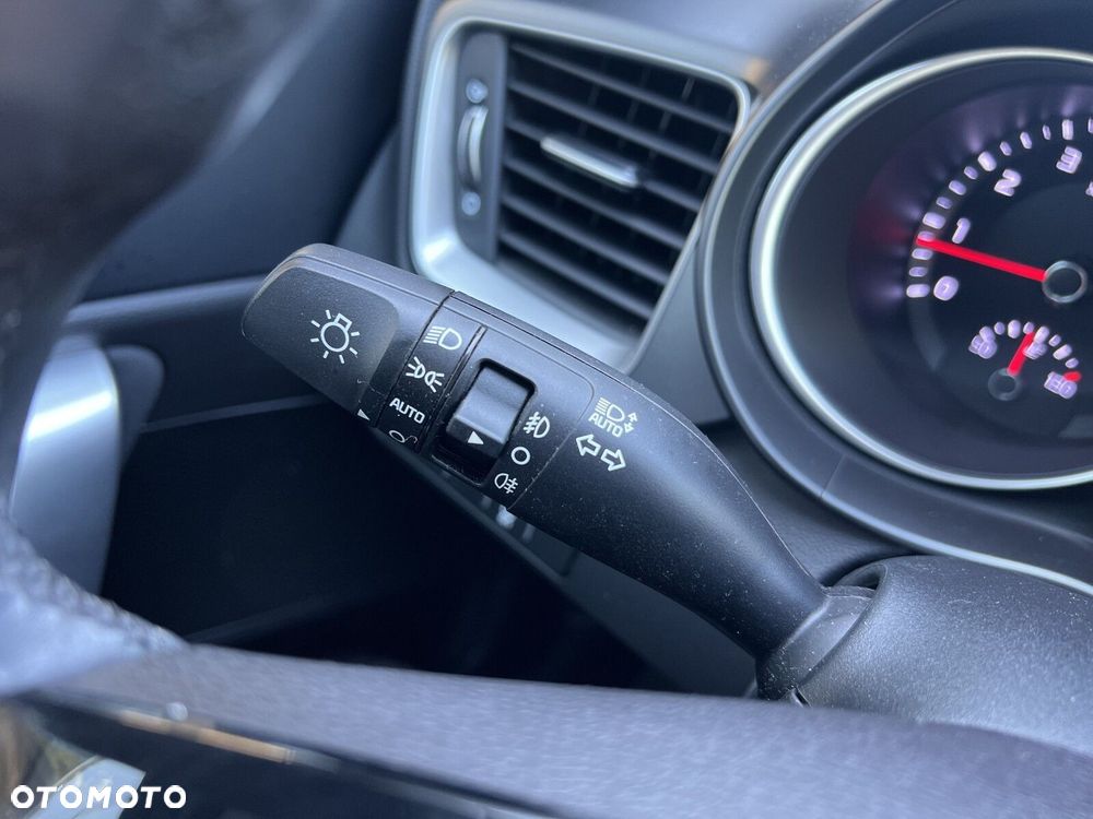 Kia XCeed - 14
