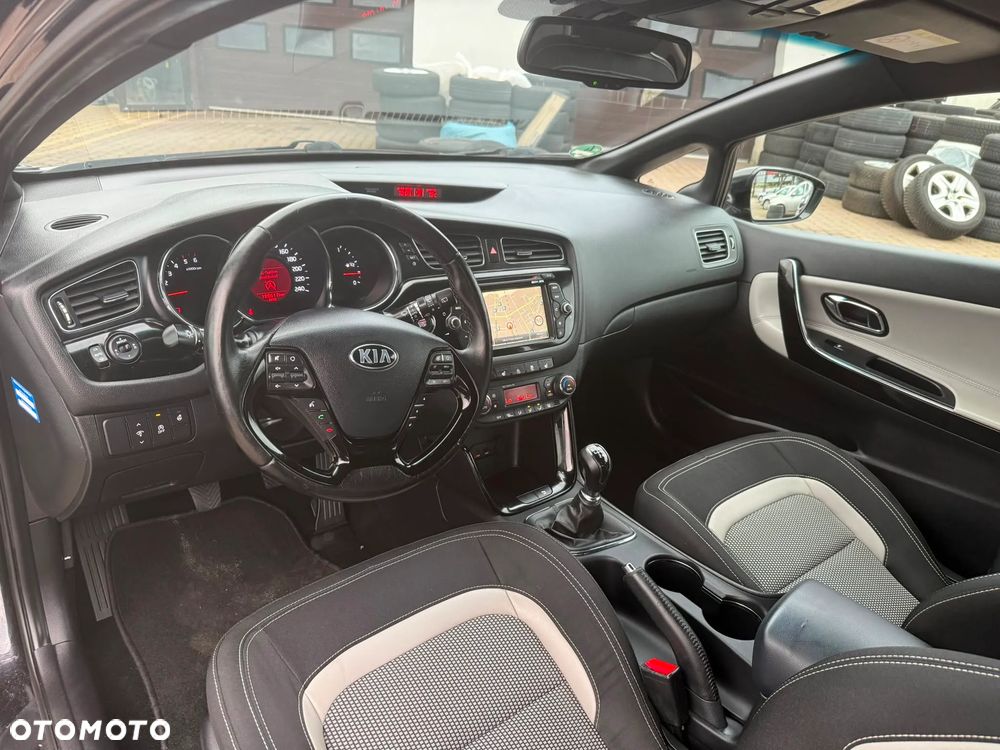 Kia ProCeed 1.6 CRDi 136 ISG Spirit - 13