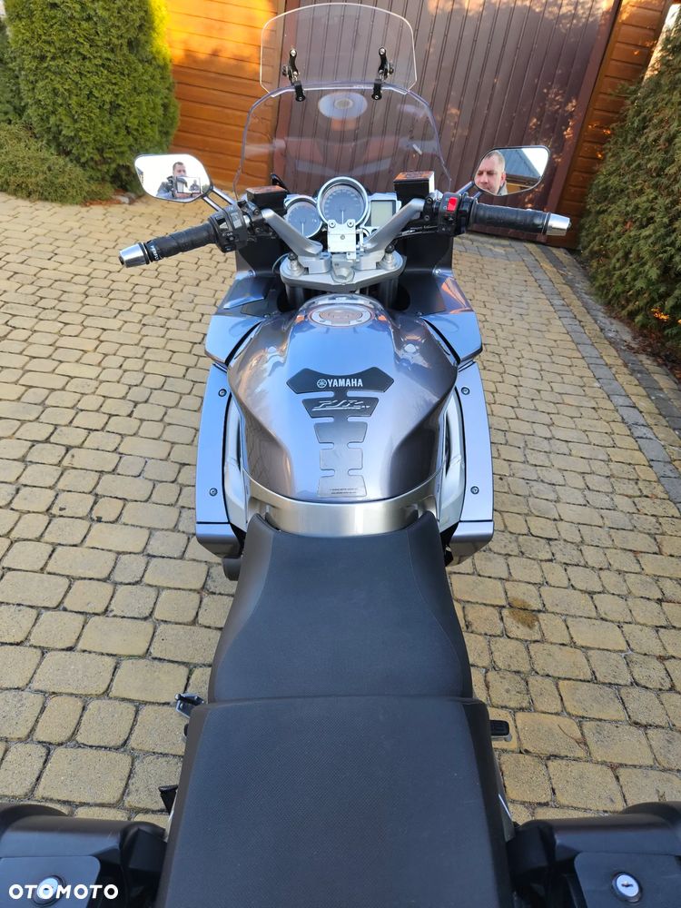 Yamaha FJR - 8