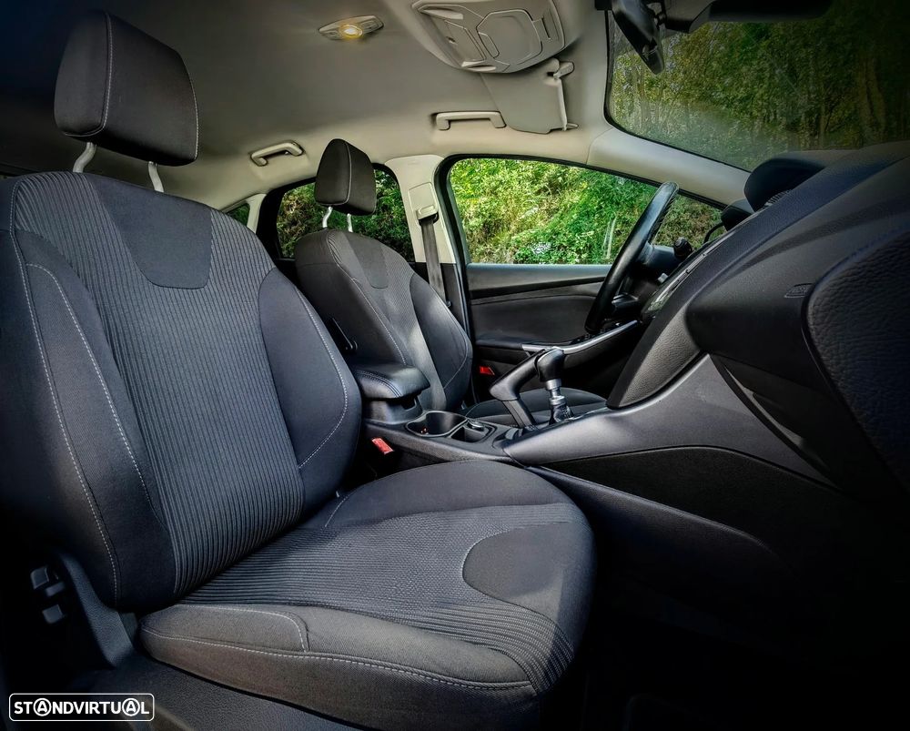 Ford Focus 1.6 TDCi DPF Titanium - 9