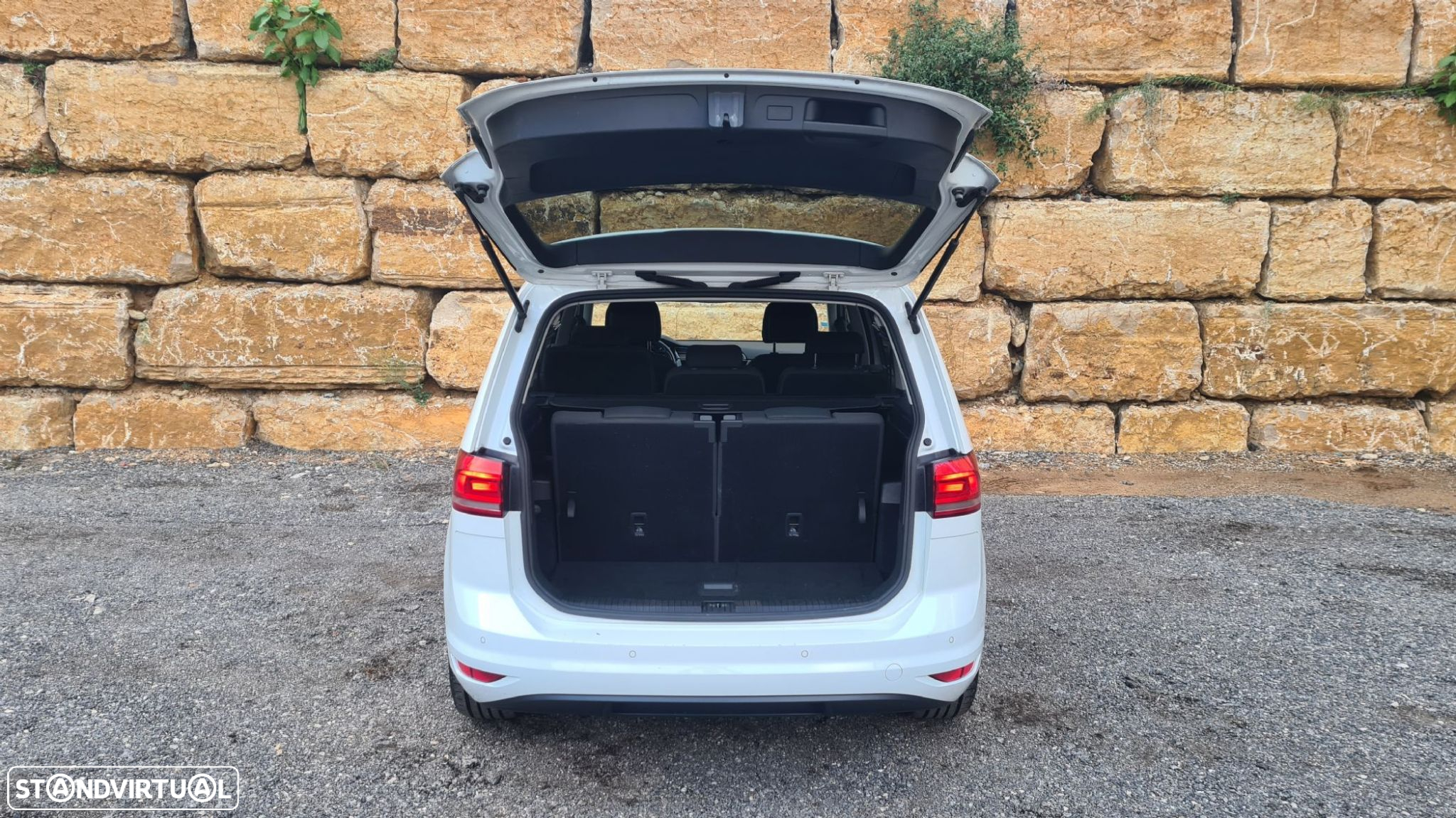 VW Touran 1.6 TDI Confortline DSG - 47