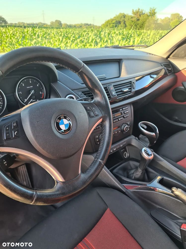 BMW X1 sDrive18d xLine - 15