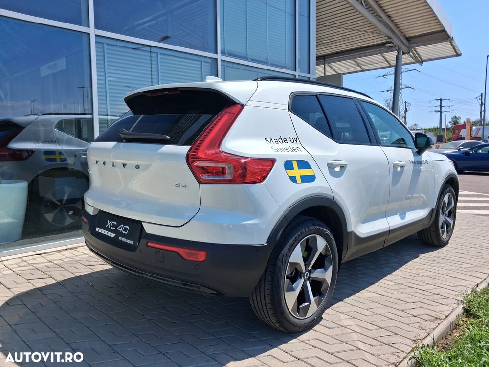 Volvo XC 40 B4 AT FWD MHEV Ultra Dark - 7