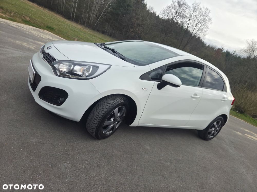 Kia Rio 1.2 L - 11